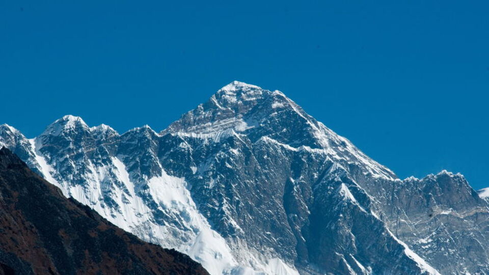 Everest Dağı, her yıl uzuyor!