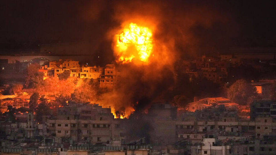 İsrail, Lübnan'a kara operasyonuna başladı