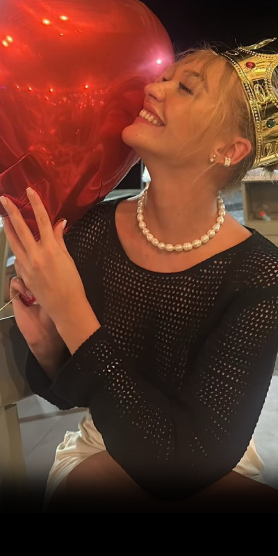  Yeni aşkı futbolcu