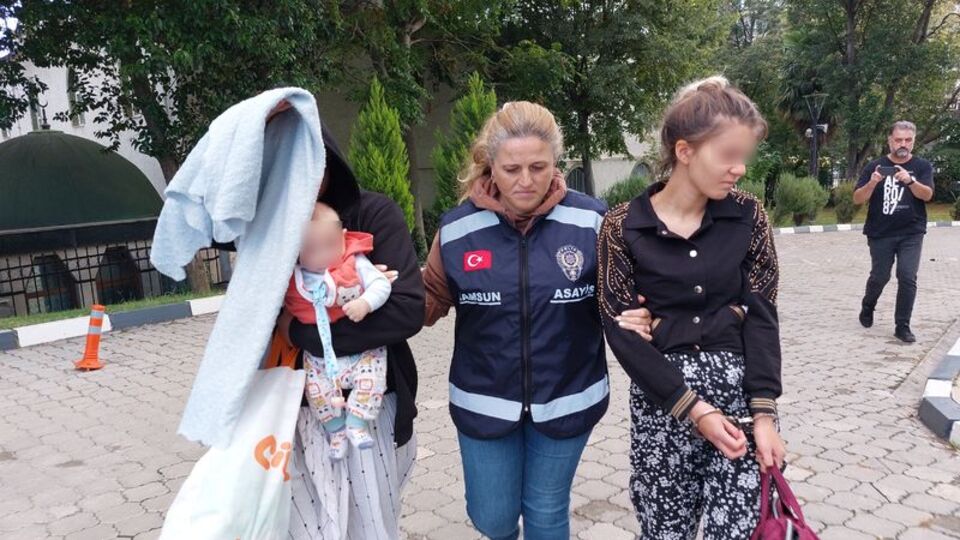 Silahının çalındığını fark etti! Polisin evini soydular!