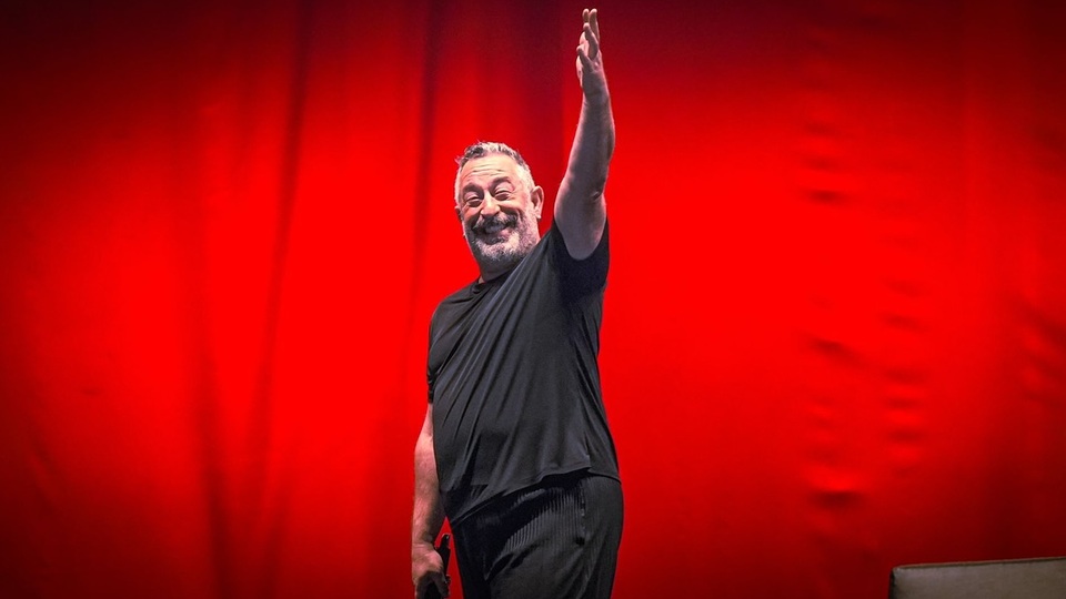 Öğrencilere bağışladı