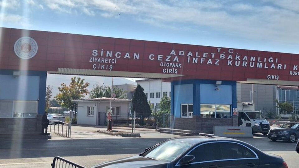 Gazetecilere tehdit dava dosyasında