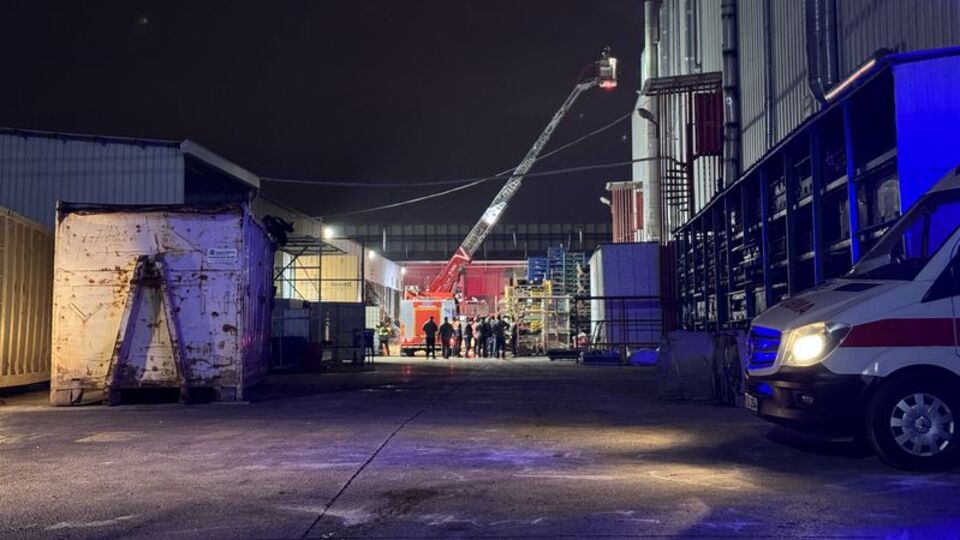 Bursa'da fabrika çatısında yangın