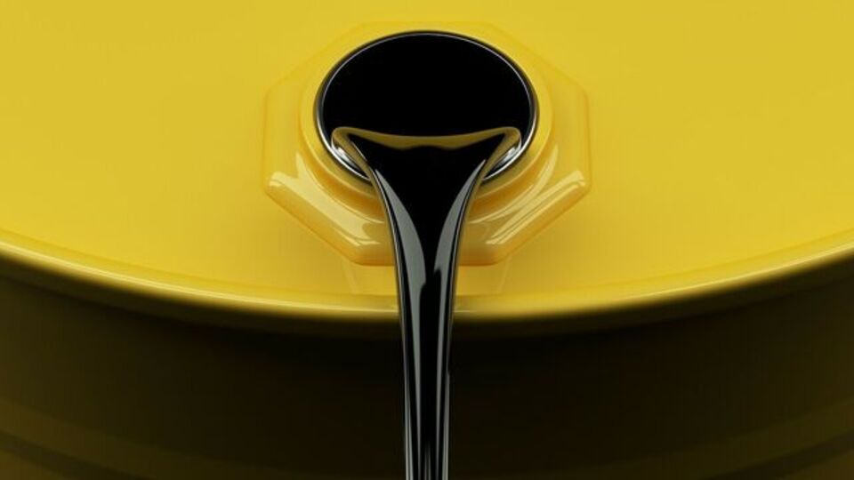 Petrol Ortadoğu etkisiyle yükselirken altın denge arayışında