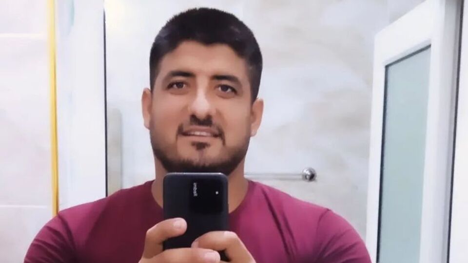 Otomobilin çarptığı genç kurtarılamadı
