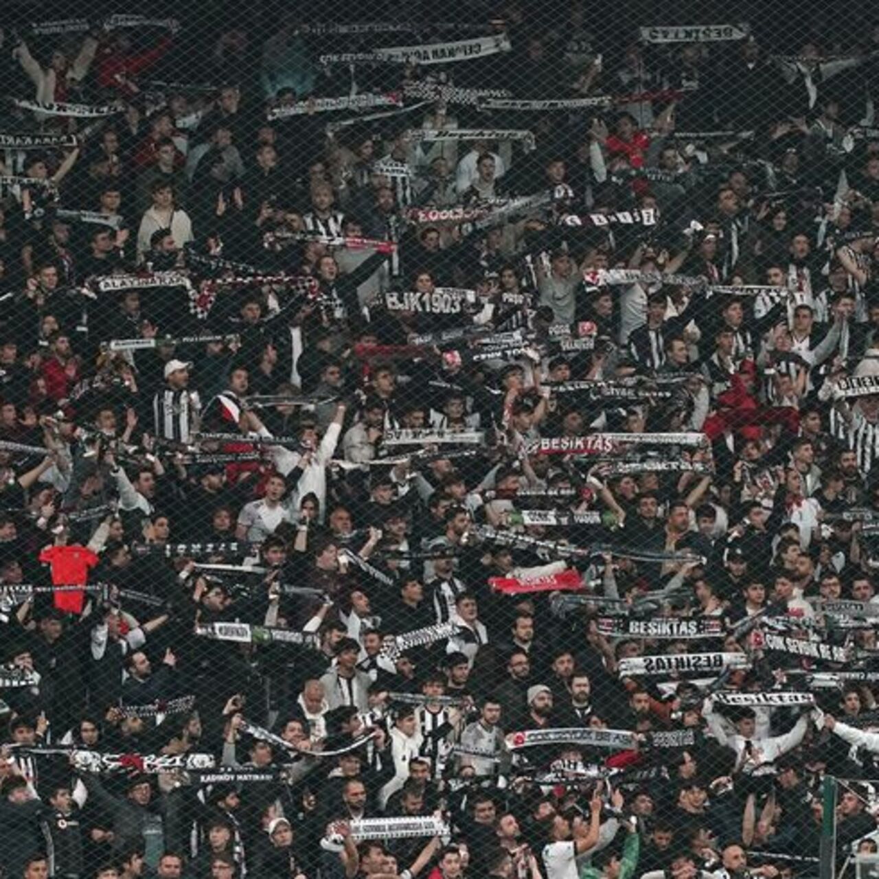 Beşiktaş taraftarı Lyon maçında yok!