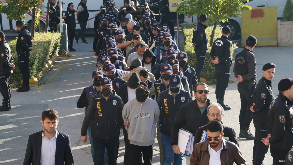 10 ilde dolandırıcılık operasyonu: 40 gözaltı