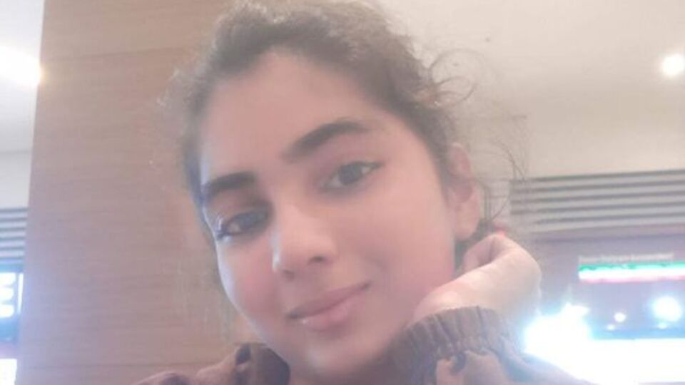 Elif, okul servisinden düştü! Büyük acı!