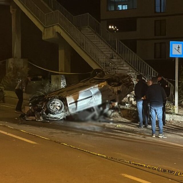 Bayburt'ta otomobil devrildi, sürücü öldü