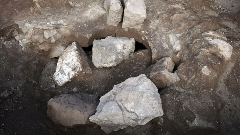 Eski Ahlat Şehri Kalesi'nde su sarnıcı bulundu