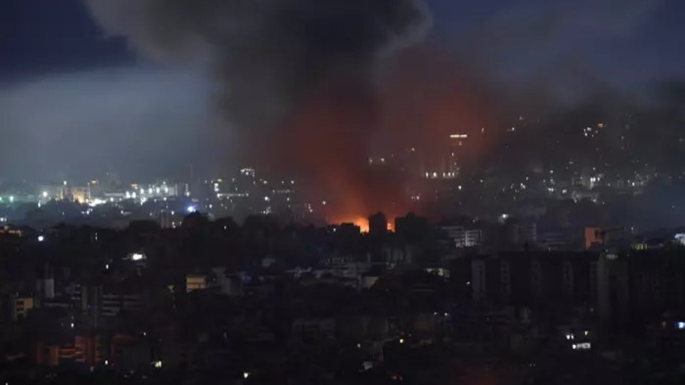 İsrail, Beyrut'u bombaladı