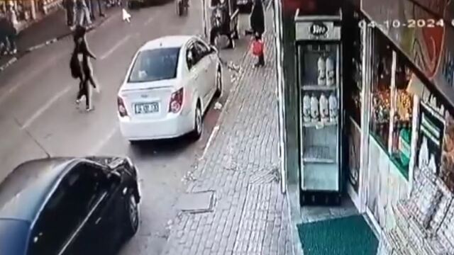 Otobüs çarpan kadının telefonunu çaldı