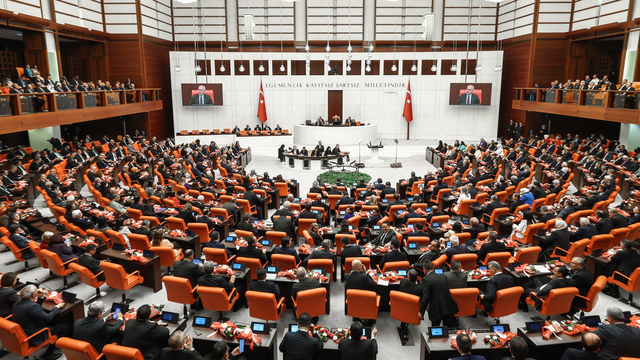 AK Parti'den yeni kanun teklifleri