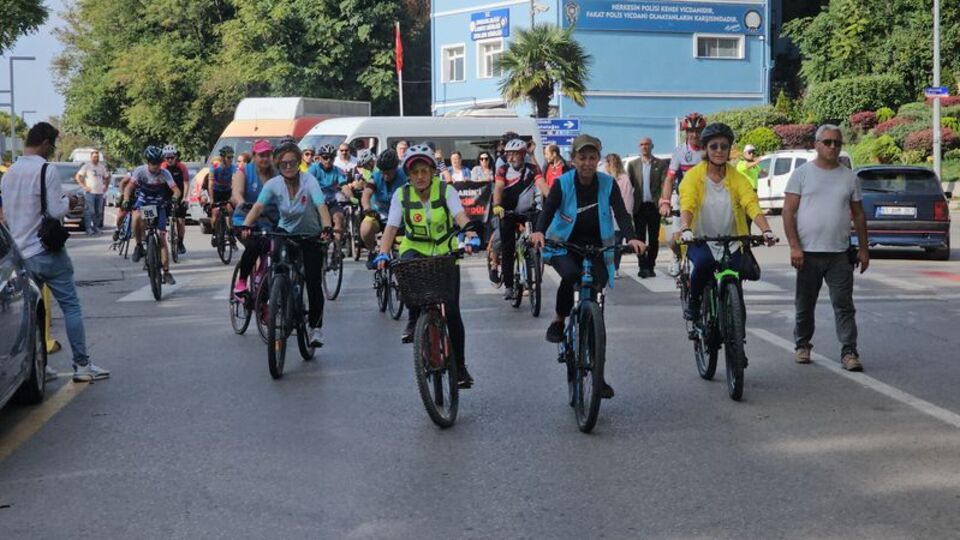 Öldürülen kadınlar için pedal çevirdiler