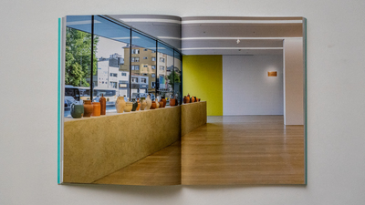 Arter'den iki sergiye iki kitap