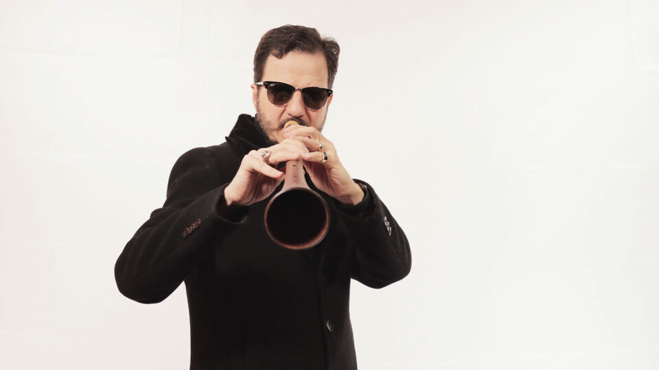 Caz ve Türk Müziği'nin kesişim noktası: Mehmet Ali Sanlıkol