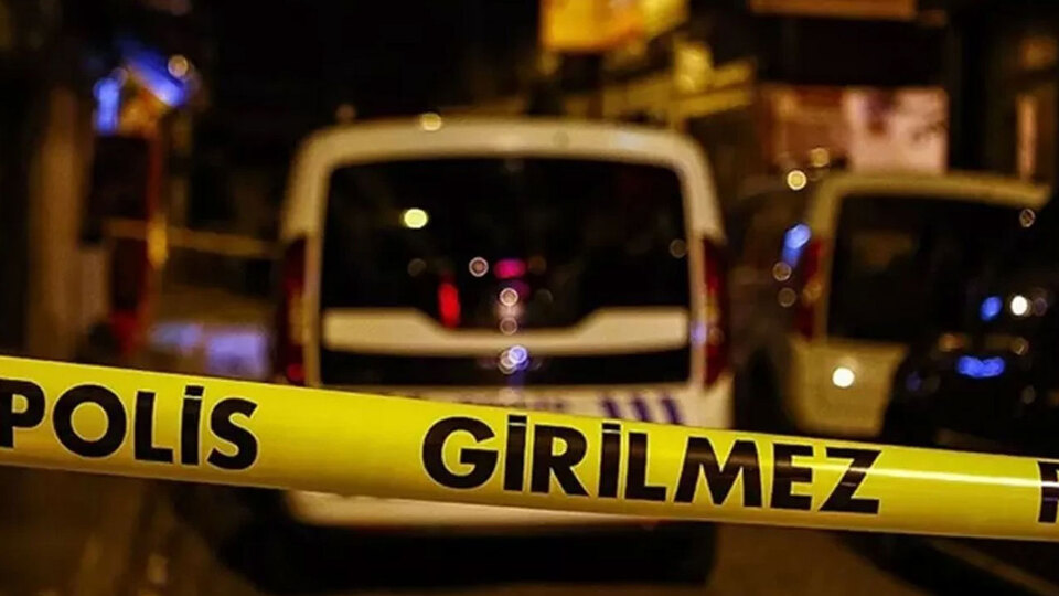 Anne ve babasını bıçakladı! Yaşı: 14!