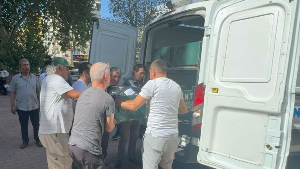 Antalya'da 27 yaşındaki genç evinde ölü bulundu