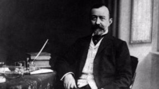 Abd&uuml;lhak Hamit ile Victor Hugo'nun cenaze t&ouml;renleri