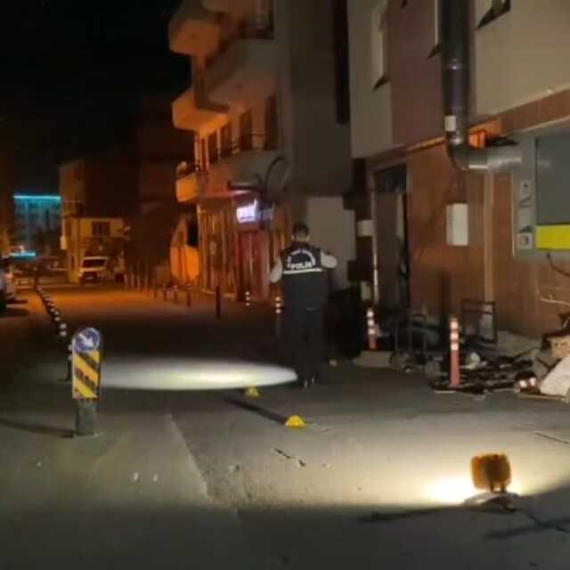 17 yaşındaki genç silahlı çatışmada ağır yaralandı