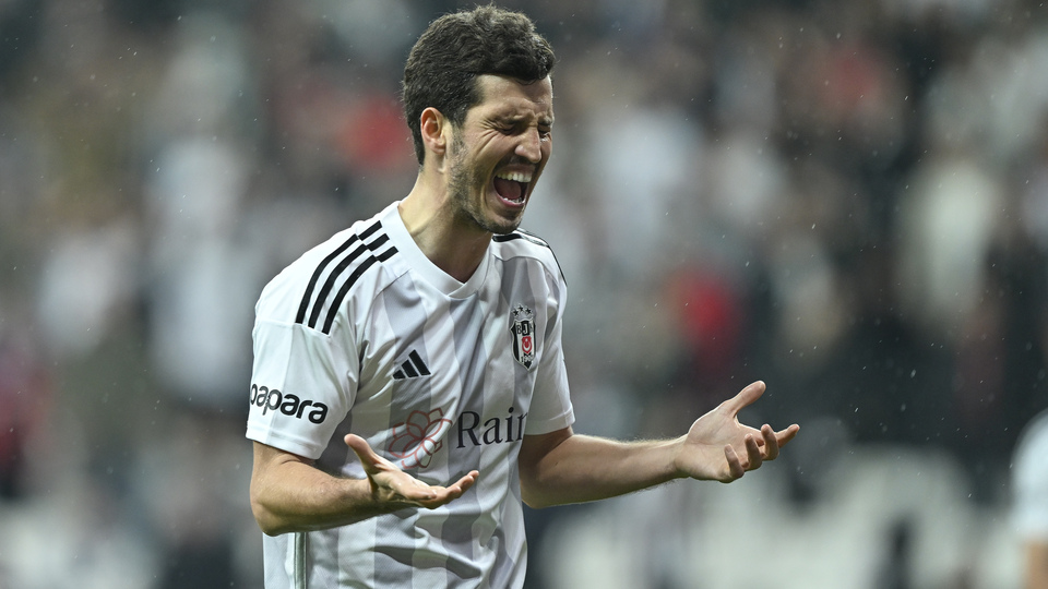 Salih Uçan formayı unuttu!