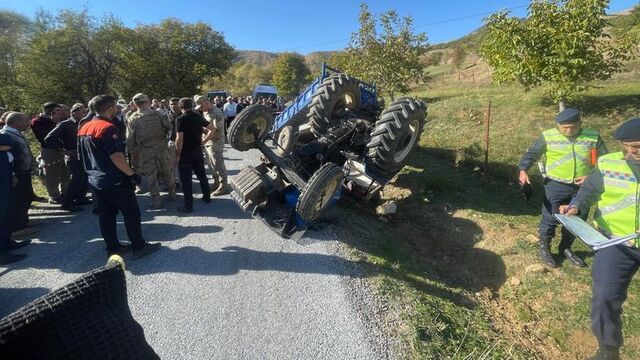 Bitlis'te traktör devrildi: 1 ölü