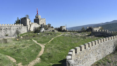 Sarp kayalıklar üzerine kurulu kale: Boyabat