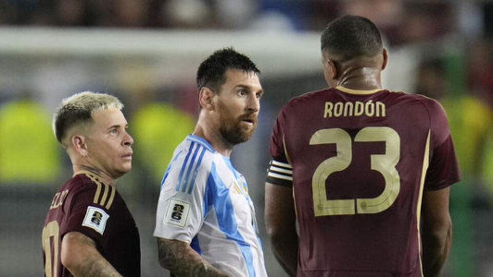 Messi'li Arjantin'e Venezuela sürprizi