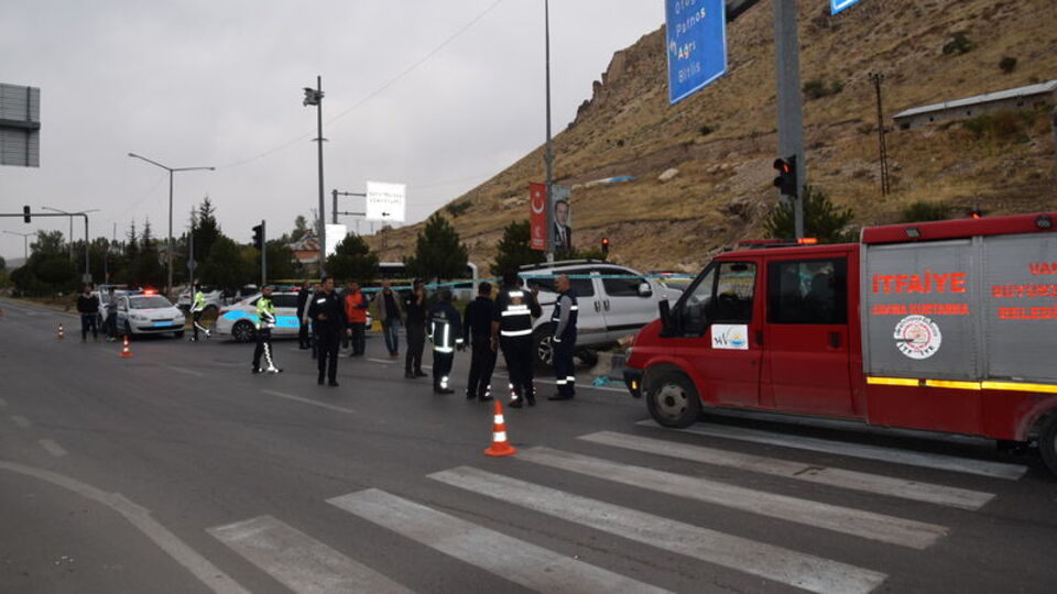 Van'da trafik kazası: 1 ölü, 4 yaralı