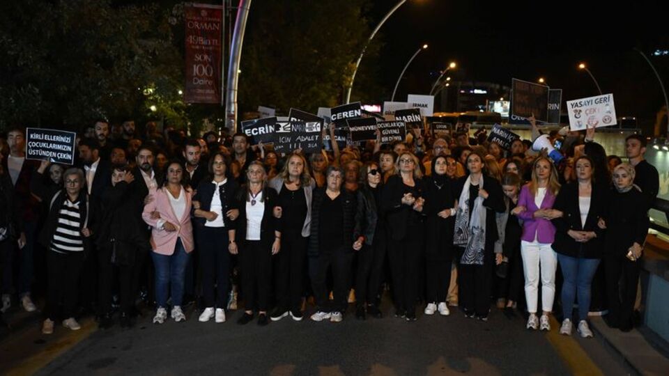 CHP'den kız çocukları için 'Simsiyah' yürüyüş