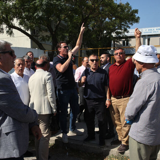 Batı Trakya Türklerinden atanmış müftülere protesto