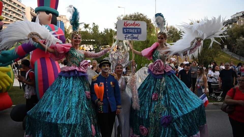 Kuşadası Sokak Festivali başladı