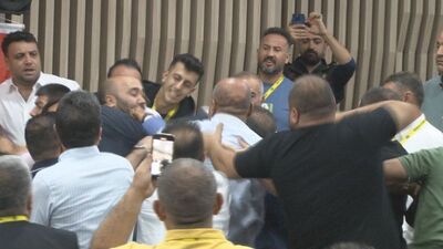 Olaylı kongrede yumruklar konuştu!