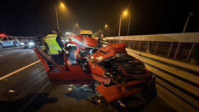 Anadolu Otoyolu'nda otomobil TIR'a çarptı: 4 yaralı