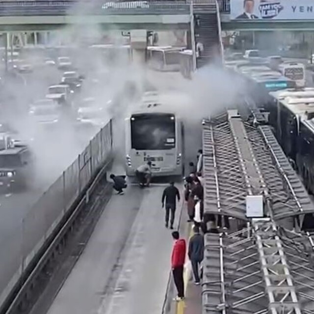 Metrobüste yangın paniği: D-100 dumana boğuldu