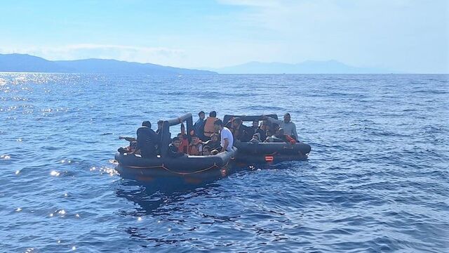 İzmir'de kaçak göçmenlerden 58'i yakalandı, 42'si kurtarıldı