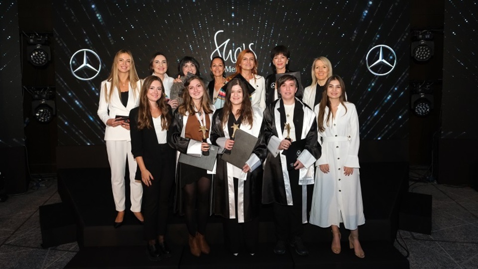 'She's Mentoring' ilk mezunlarını verdi