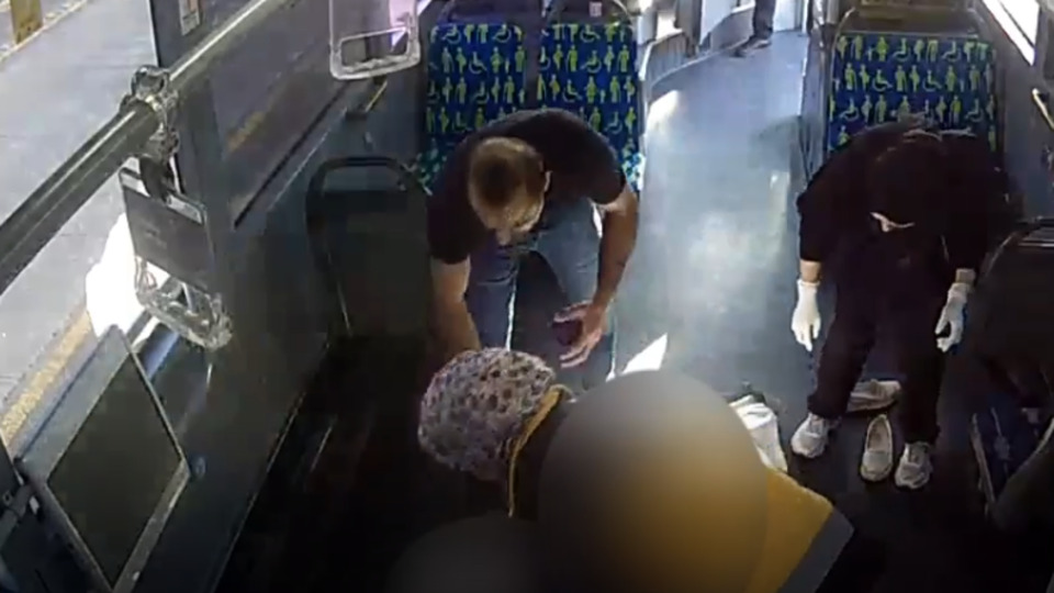 Yılmaz bebek metrobüste doğdu