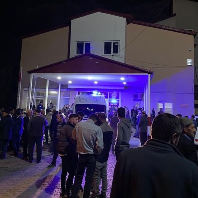Mezraya yıldırım düştü: 5 yaralı