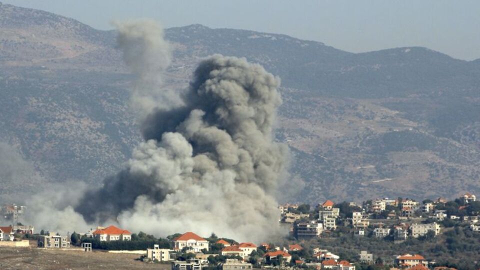 İsrail Lübnan'da belediye binasına saldırdı!