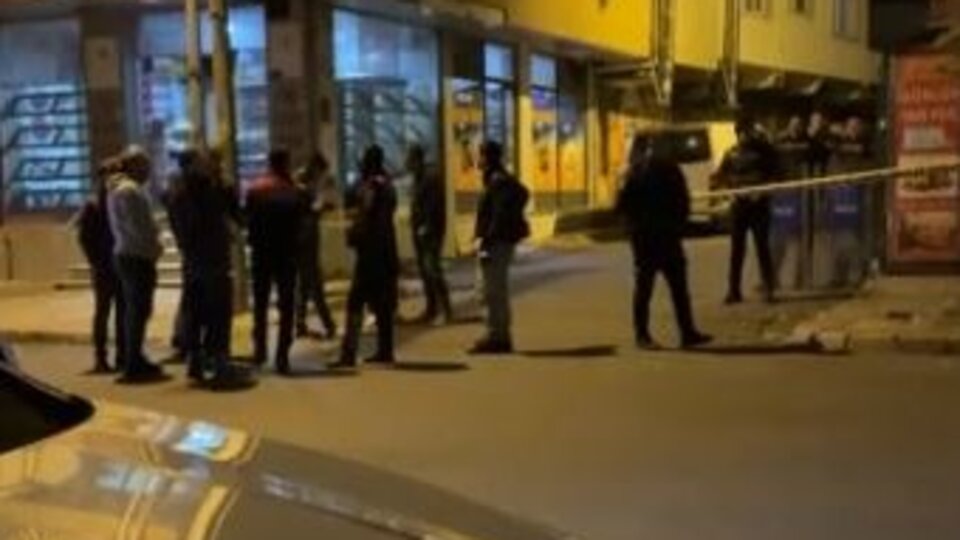 Ataşehir'de silahlı kavga: 1'i ağır 4 yaralı