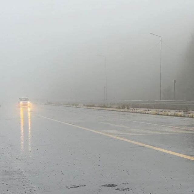 Bolu Dağı'nda ulaşıma sis ve sağanak engeli