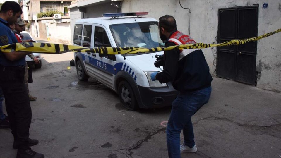 Babasıyla kavga etti! Polislere ateş açtı!
