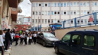 Yere cıva döküldü! Eğitime ara verildi!