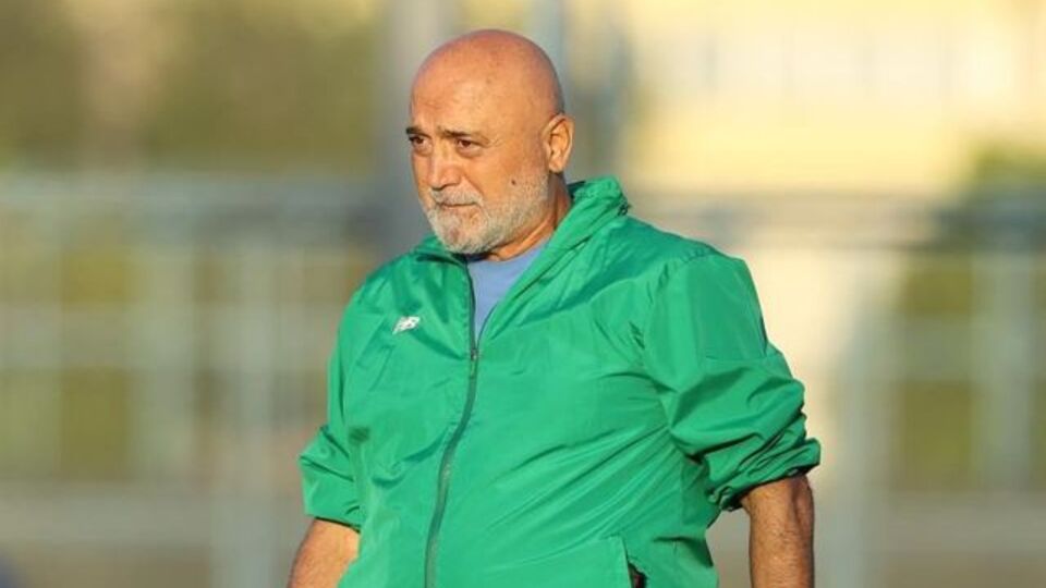 Hikmet Karaman'dan sürpriz imza