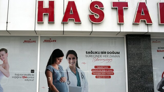 O hastanede dikkat çeken reklam