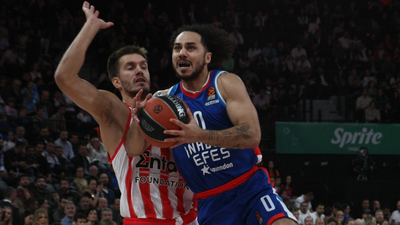 Anadolu Efes son çeyrekte güldü!