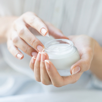 Güçsüz ve kırılgan tırnaklar neyin belirtisi?