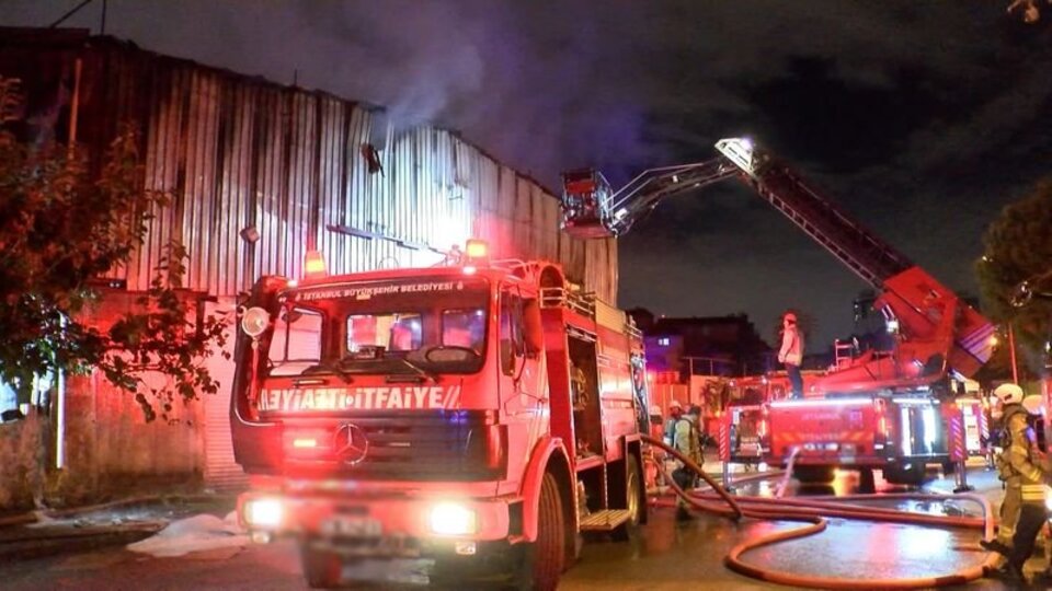 Kimyasal madde deposunda yangın paniği