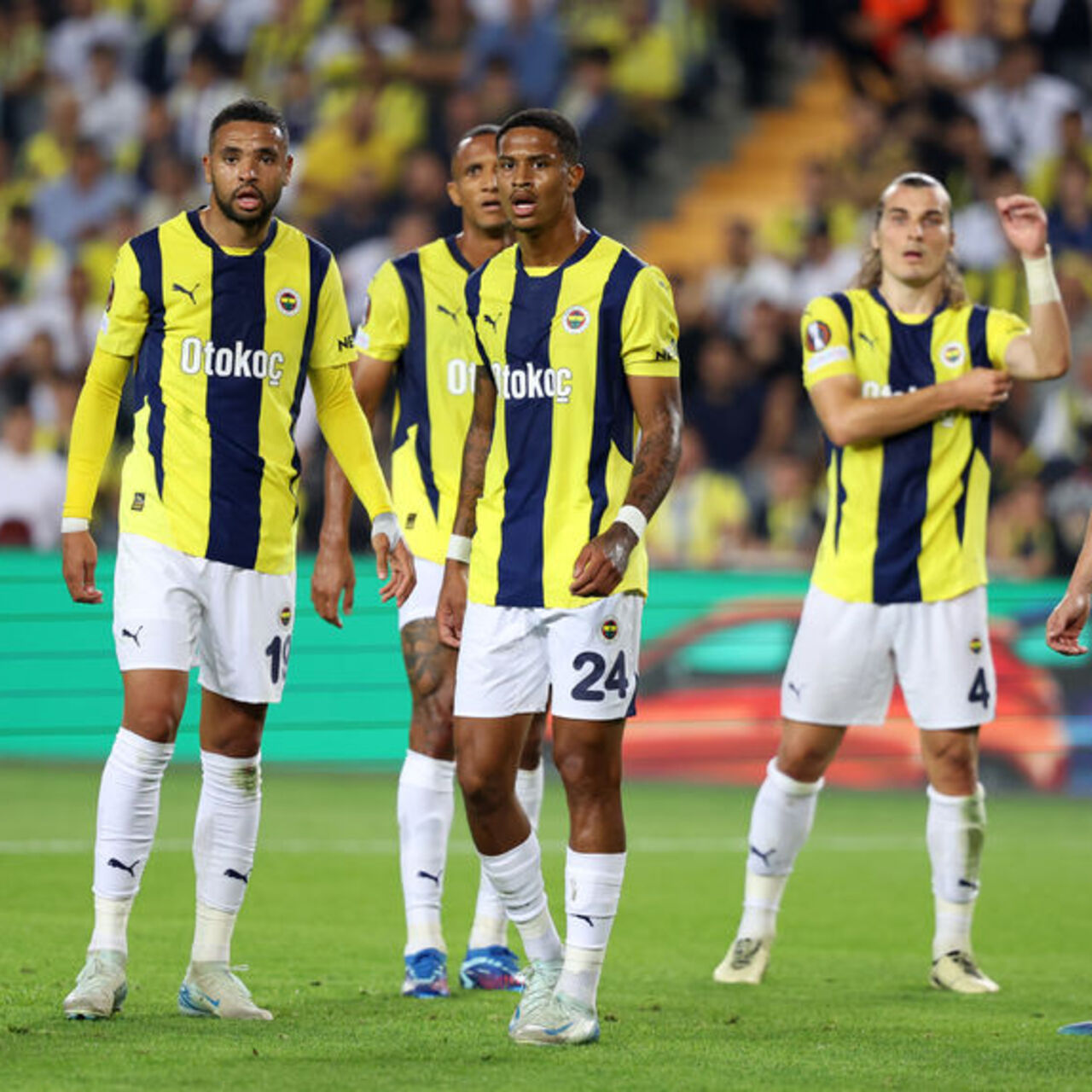 Fenerbahçe'nin kamp kadrosunda iki eksik!